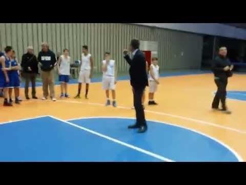 Sanremo, il sindaco Biancheri gioca a basket