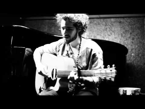 Matteo Capreoli - Versprechen (schwarzweiß)