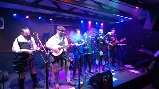 Video Vojta Vejpitek & jeho dobytek - Zas potáhnem na vody (Barbarský 