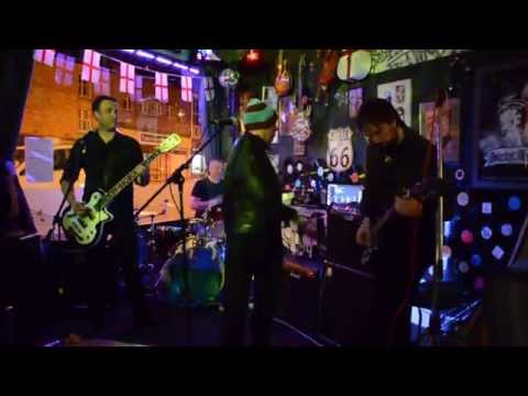 The Fisters - Wild Flower Cover Live @ Harry's Bar in Hinckley, UK