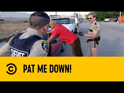 パット・ミー・ダウン| リノ911| コメディ・セントラル・アフリカ (Pat Me Down! | Reno 911! | Comedy Central Africa)