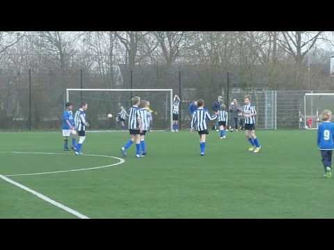 vv Kamerik E1 vs Rohda Mike scoort 0-1 13 april 2013