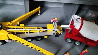 Menards O gauge Tampa Towers and Tower Slewing Crane