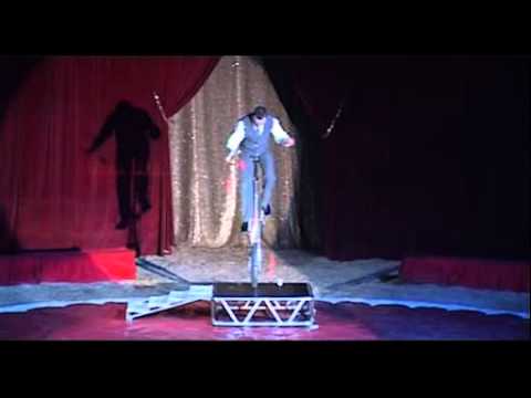 Giocoliere Tayron Colombaioni, juggler