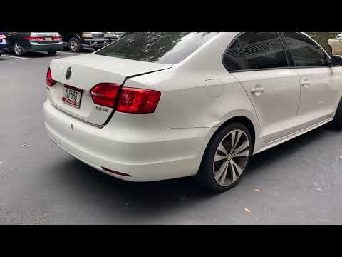 2011 - 2018 Volkswagen Jetta tail light bulb replacement