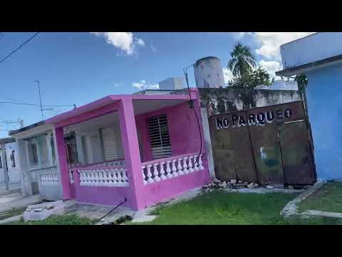 Cuba hoy los barrios y las calles del pueblo de Caibarién en la costa centro norte, Villa Clara 