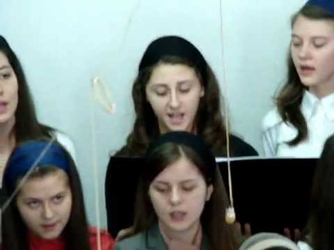 Cor fete Sf. Ilie - Colaj cantari.MPG