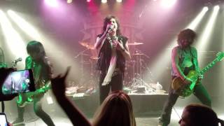 La Guns Never Enough