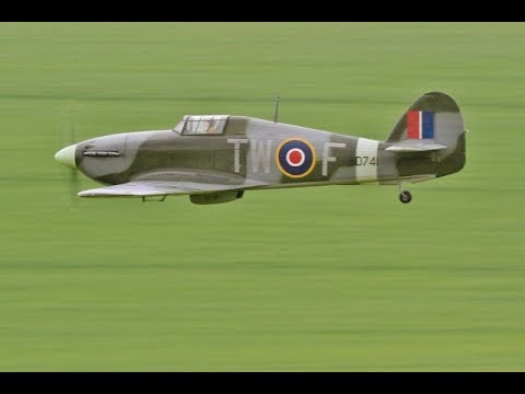 WW2 RC FIGHTERS DISPLAY - SPITFIRE, HURRICANE, BEARCAT AT THE NLMFC - 2018