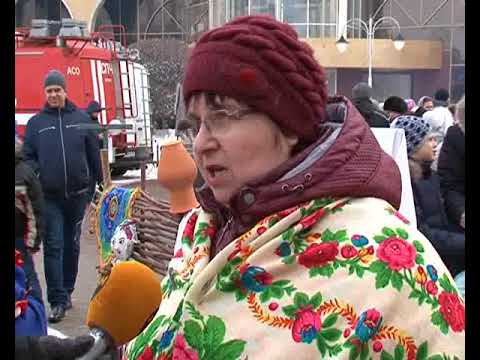 На театральной площади прошли масленичные гуляния с традиционными забавами