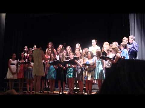 Franklin's Concert Choir singing "Beati Omnes"