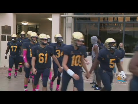 High School Football Team, Coaches Tackle Alleged Purse Thief
