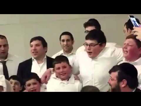 Yehuda Green יהודה גרין sings Dididi Hakol Tov off his new album Barcheinu
