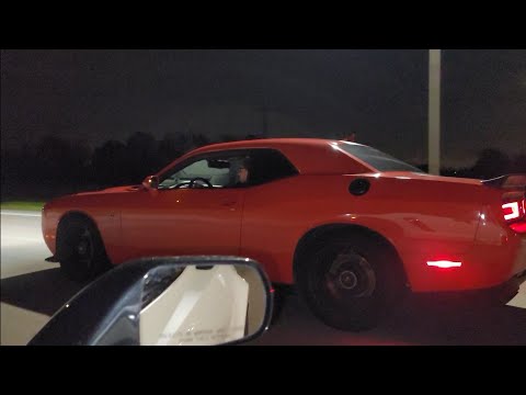 2016 Dodge Challenger Hellcat vs 2017 C7 Corvette Z06