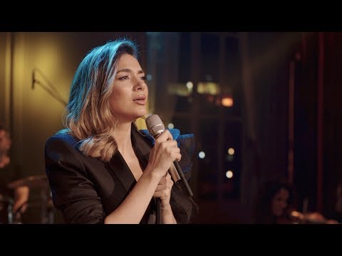download lagu mp3 mp4 Elvana Gjata Vec Nje Pike, download lagu Elvana Gjata Vec Nje Pike gratis, unduh video klip Elvana Gjata Vec Nje Pike