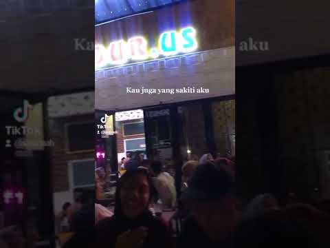 Secafe ikutan nyanyi - kau yang memilih aku (syahrini)