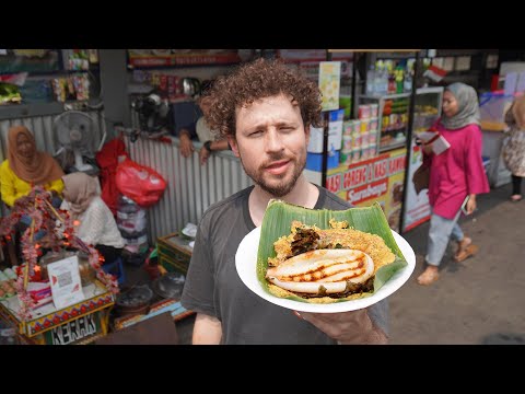 Tasting street food in INDONESIA | Is it AS DIRTY as they say? 🍲🇮🇩