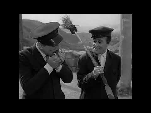 La guerra, Eduardo De Filippo e Totò (Napoli Milionaria, 1950)