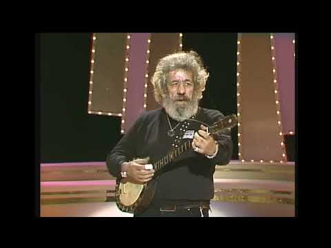 Pecker Dunne performs 'O'Sullivan John' on 'The Late Late Show' Traveller Life In Song 1985