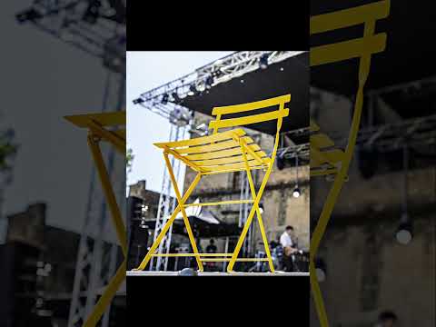 冬の間、木、籐、鉄などで作られた屋外用家具を保護する方法をご覧ください。  庭園