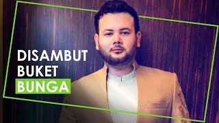 Ridho Rhoma Disambut Buket Bunga dari Penggemar saat Bebas, Sebut Fansku Setia Menanti