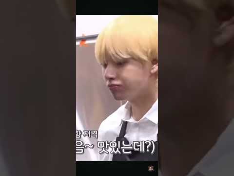 jimin taking care of V 💕🐣🐯#short #vimin#btscooking #@Vidisha_Dhama2730 .. like and subscribe 💜💜..