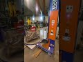 Riproduci video