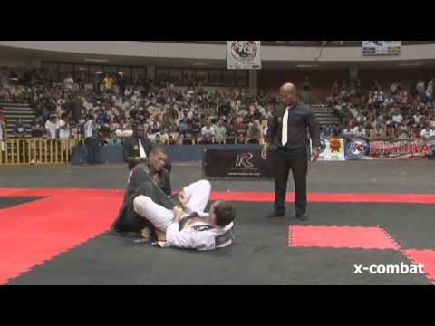 MUNDIAL ROCKSTRIKE 2012 - André Luiz x Luiz Roberto Pereira