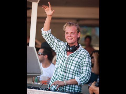 Superlove vs Rolling in the deep