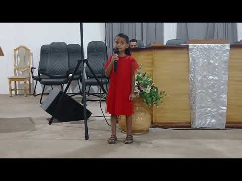 Kauany Vitória Louvando Sorriso Bem Alegre de Vaninha pingo de gente