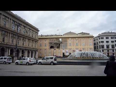 Piazza De Ferrari - Genova, Italia, East