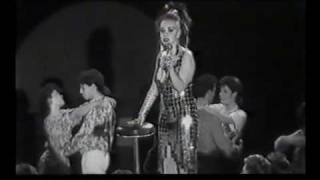 ALASKA Y DINARAMA ALTO,PROHIBIDO PASAR NO ES PECADO