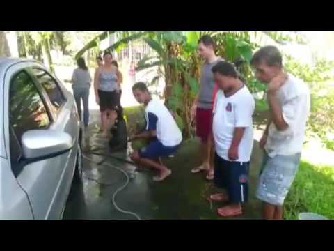 Adultos com deficiência criam lava rápido de baixo custo em Cubatão www.leecadeirante.com.br/