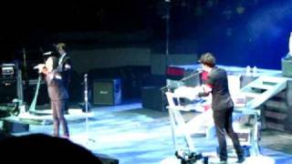 Newsboys singing &quot;Mighty to Save&quot;