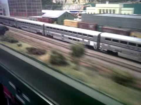 Amtrak pacing Lake Shore model railroad