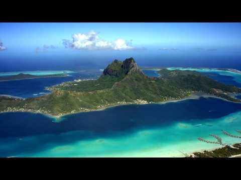Polynesia seen from above: from Tahiti to Moorea