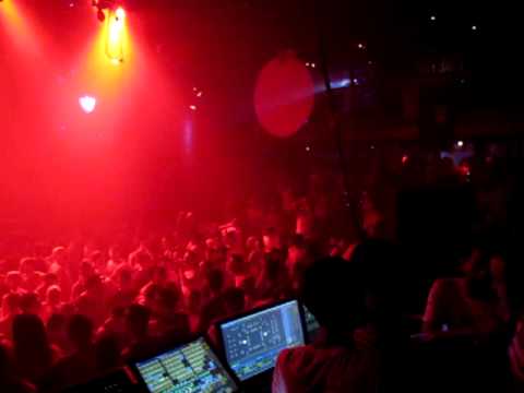 Maceo Plex playing pothOles - Poka (Alex Arnout Remix) in an afterparty in Tel Aviv.