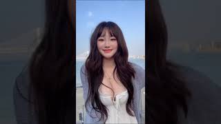 かがんだら見えちゃう [巨乳TikTok]