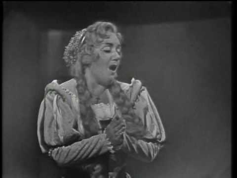 Gabriella Tucci sings in Rigoletto (vaimusic.com)