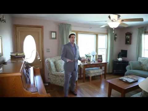 Live Showing of 24 Woodlawn Rd North Smithfield Rhode Island with Realtor Emilio DiSpirito