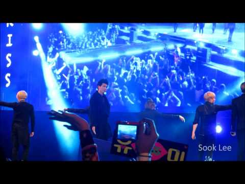 [HD] Fancam U-Kiss Believe+Talking at Suria KLCC in Malaysia (Twin Towers @ Live) 22March2013