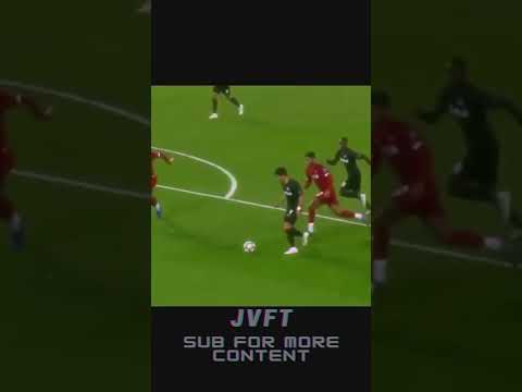 Hwang Hee Chan VS Van Dijk! 😲 #shorts #football