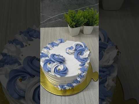 Naveen bakers #naveenbakers #pineapplecak #cakedesign #customized #cakedecoration #birthdaycake #😋🥰🩵