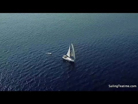 ハンガリーの家族が多忙な生活の中で海を渡ります (Hungarian family packs in busy life to sail the seas)