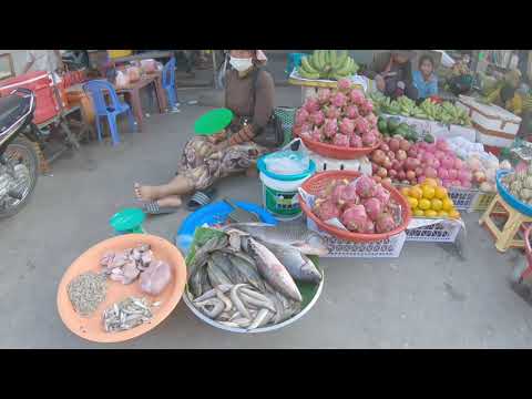CAMBODIA BATTAMBANG CENTRAL MARKET FOOD IN THE EVENING