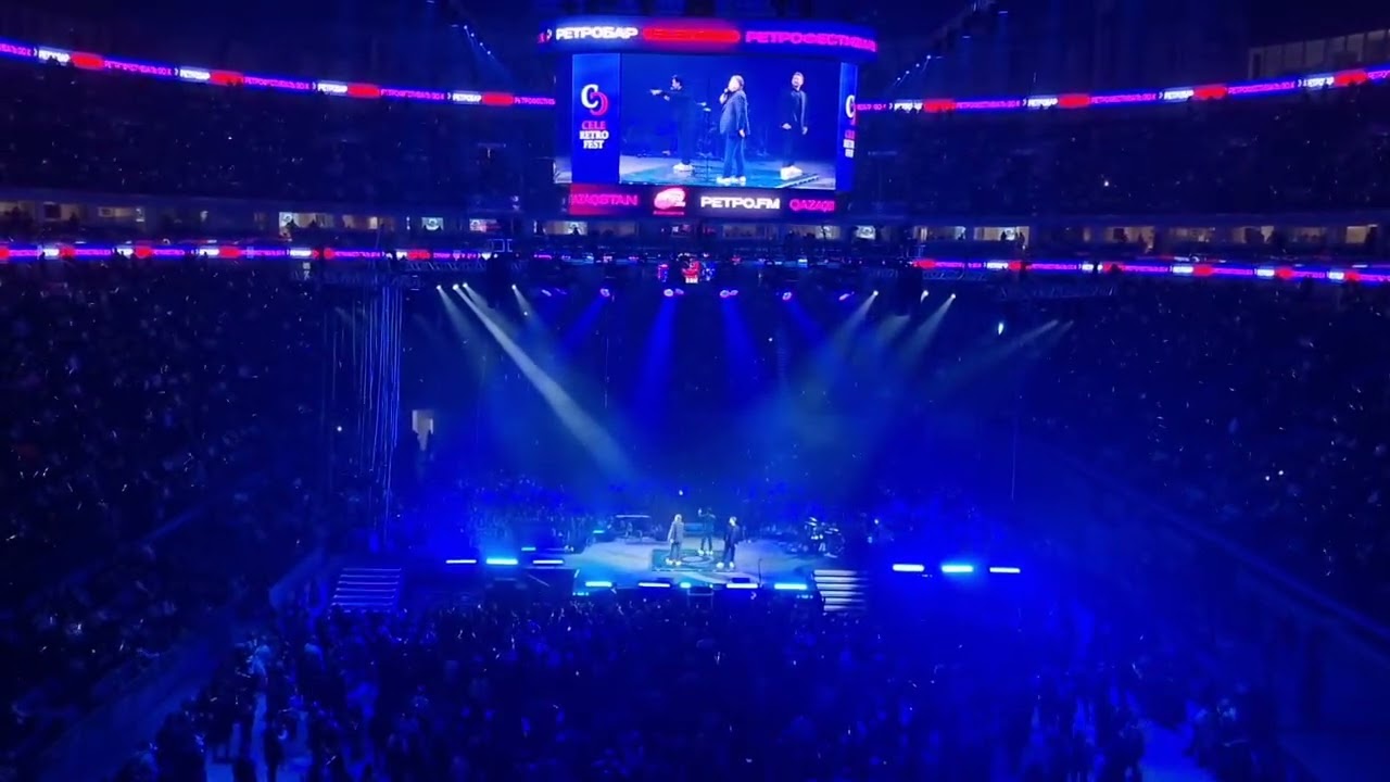 Астанада ретро-фестивальде 12 мың көрермен Қазақстанның Әнұранын орындады