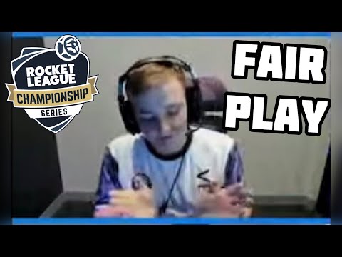 Comm can do nothing but clap Chicago redirect 👏🏻| V1 vs G2 | RLCS NA Nissan Classic