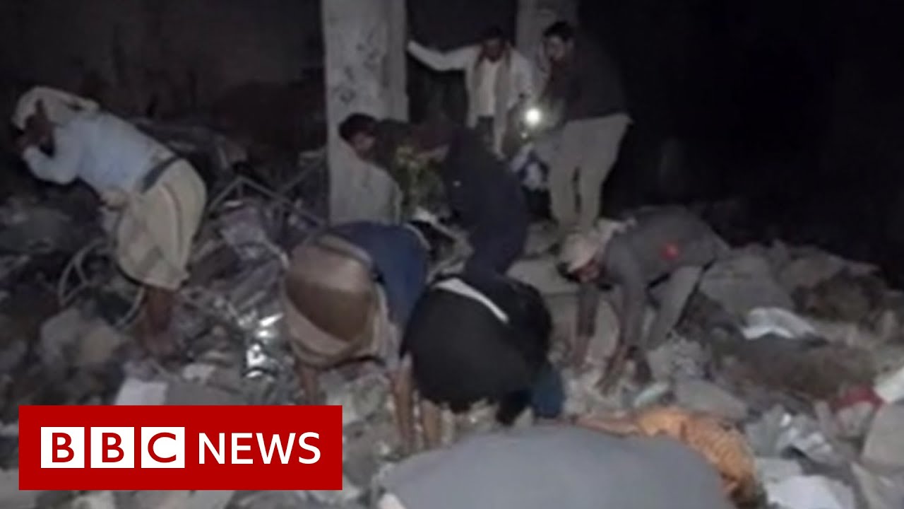 Air strikes target rescuers in Yemen - BBC News