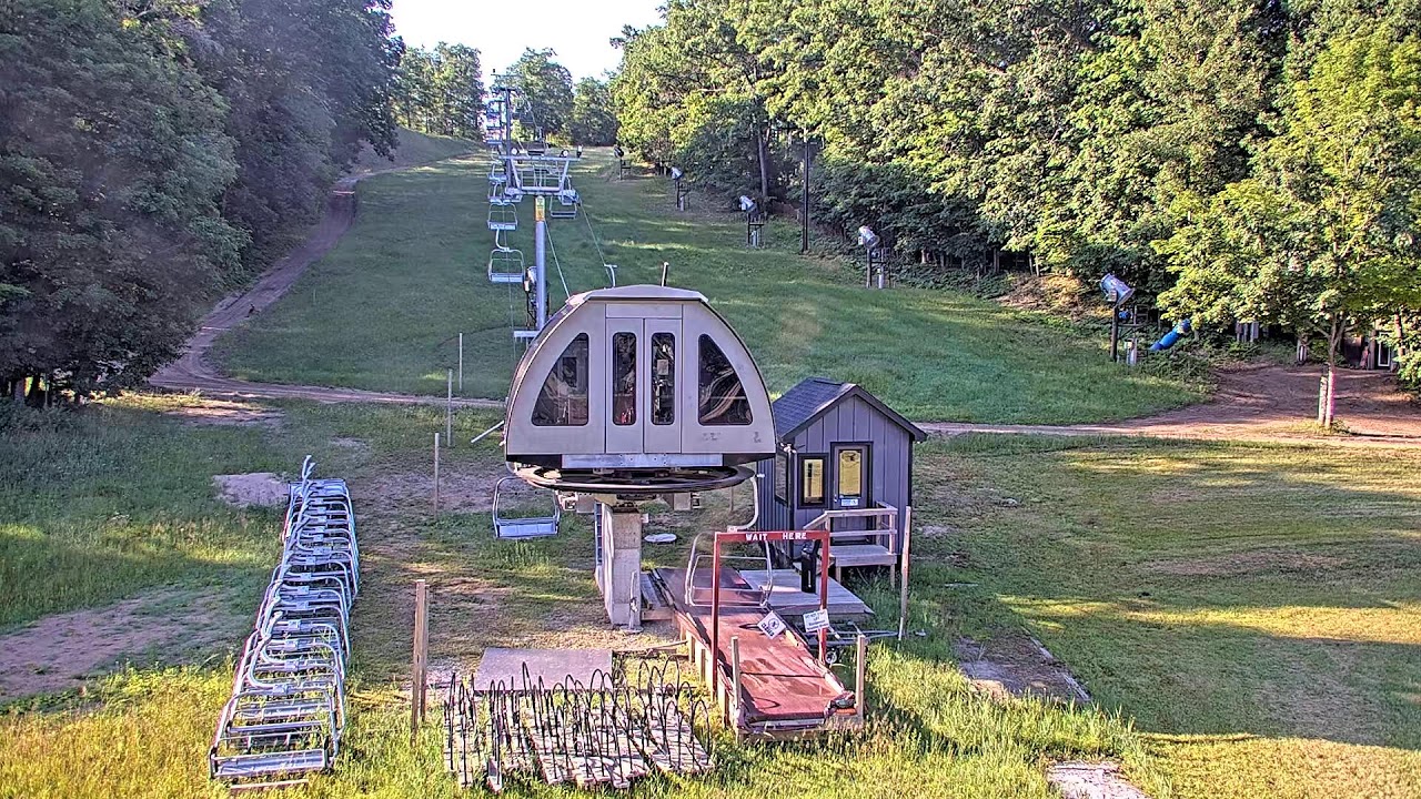 Live webcam view of East Peak Chairlift, Caberfae Peaks