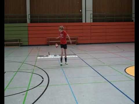 Doppelstunde Handball - 1 Prellen mit Zusatzaufgaben - Variante 1